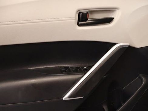 Certified 2022 Toyota Corolla Cross LE w/ Moonroof Package image 10