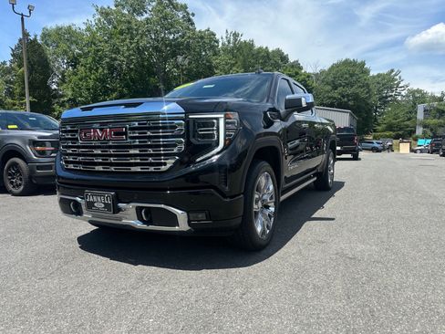 Used 2024 GMC Sierra 1500 Denali w/ Denali Reserve Package AWD/4WD image 1