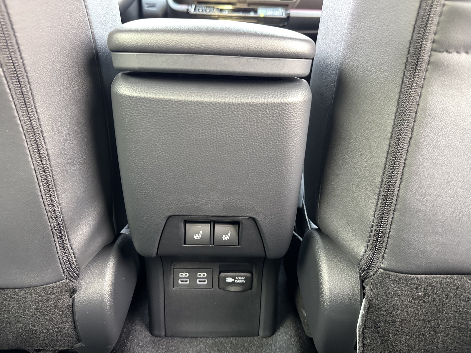 New 2026 Toyota Prius Plug-In Hybrid FWD image 7