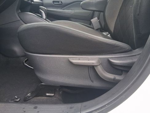 Used 2020 Nissan Kicks S image 13