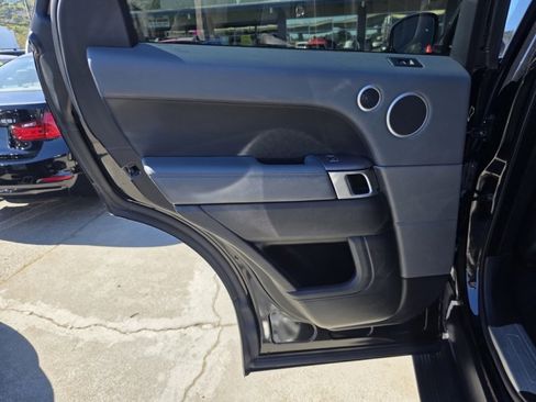 Used 2014 Land Rover Range Rover Sport HSE image 11