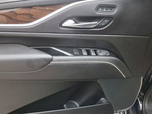 Used 2022 Cadillac Escalade Premium Luxury Platinum image 14