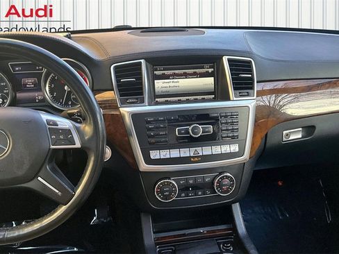 Used 2016 Mercedes-Benz GL 550 4MATIC image 9