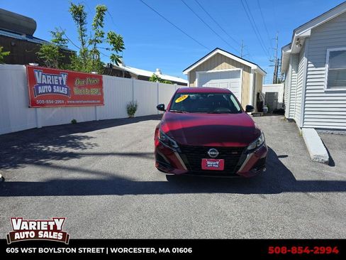 Used 2024 Nissan Altima 2.5 SR AWD/4WD image 1