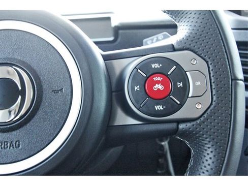 Used 2025 INEOS Grenadier Fieldmaster Edition image 18