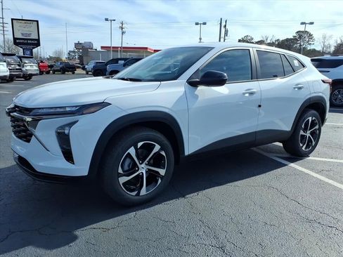 New 2026 Chevrolet Trax RS w/ Sunroof Package image 8