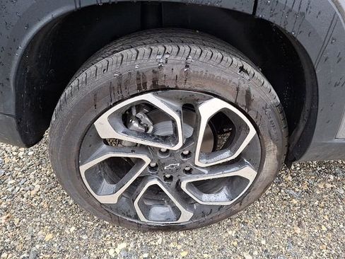 Used 2025 Chevrolet Trax RS w/ Driver Confidence Package image 7