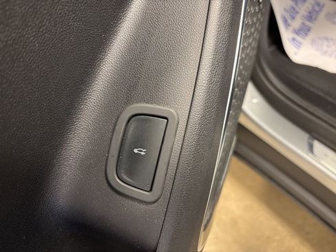 Used 2025 Buick Enclave Preferred image 34