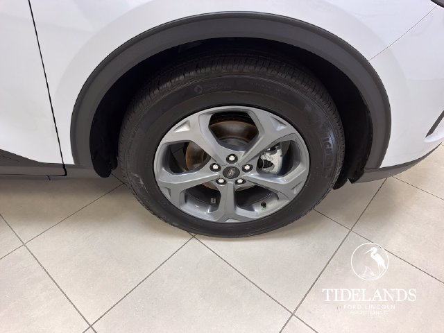 Certified 2025 Ford Escape ST-Line FWD image 34