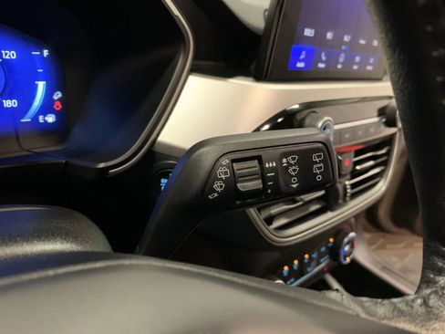 Used 2020 Ford Escape SE Sport image 25