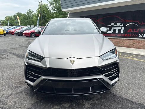 Used 2019 Lamborghini Urus AWD/4WD image 2