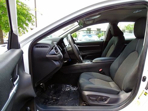 Used 2021 Toyota Camry LE FWD image 15