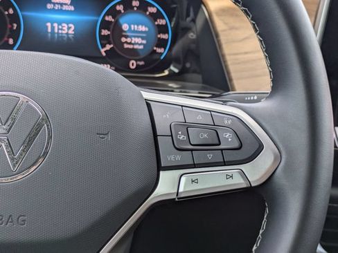 Used 2024 Volkswagen Atlas SE FWD image 26