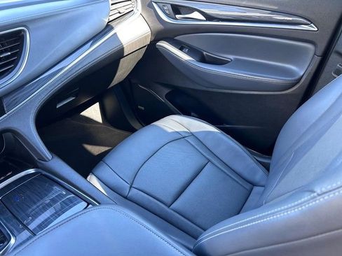 Used 2022 Buick Enclave Premium image 20