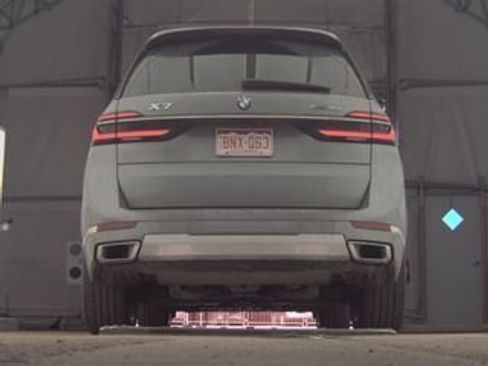 Used 2025 BMW X7 xDrive40i AWD/4WD image 9