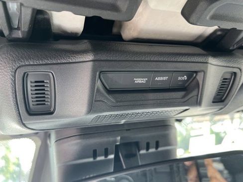 Used 2025 Jeep Wrangler Unlimited Sahara w/ Safety Group AWD/4WD image 23