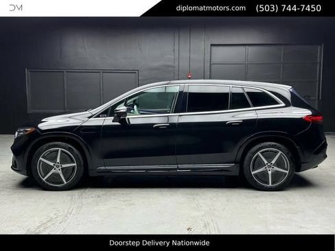 Used 2023 Mercedes-Benz EQS 580 4MATIC SUV image 4