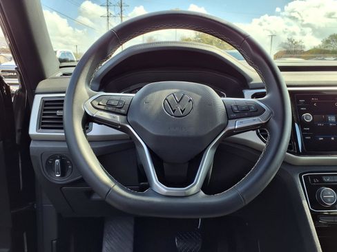 Used 2022 Volkswagen Atlas Cross Sport SE image 12