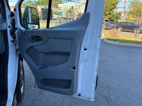 Used 2019 Ford Transit 250 130 Medium Roof RWD image 10