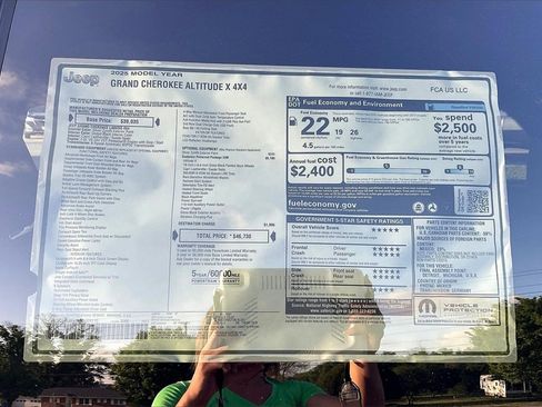 New 2025 Jeep Grand Cherokee Altitude image 14
