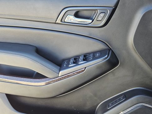 Used 2020 GMC Yukon SLT w/ Premium Edition image 28