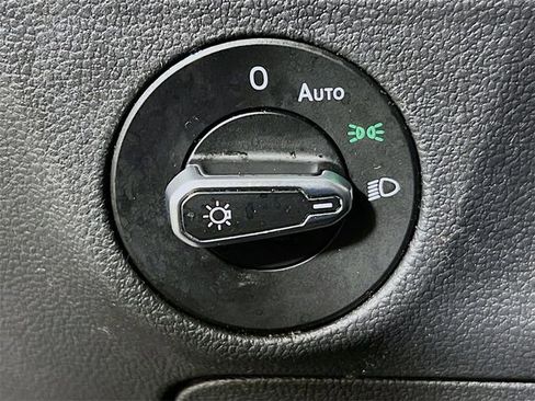 Used 2024 Volkswagen Jetta SE image 12