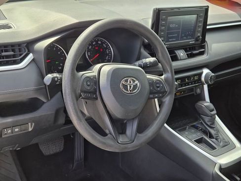 Used 2022 Toyota RAV4 XLE FWD image 18