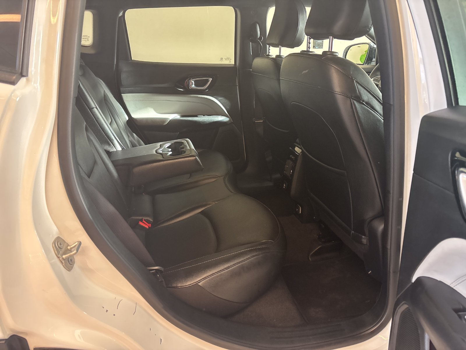 Used 2024 Jeep Compass Limited AWD/4WD image 9