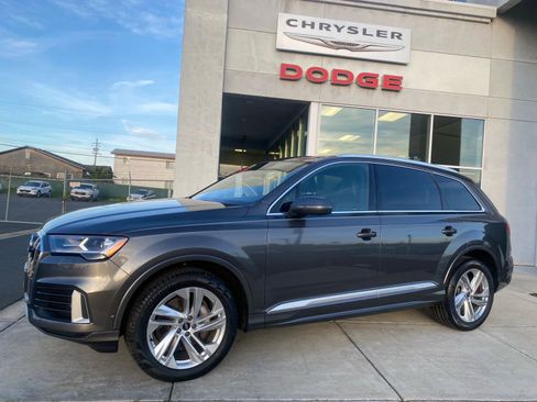 Used 2021 Audi Q7 2.0T Premium Plus w/ Executive Package image 2