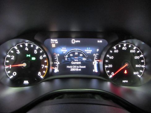Used 2025 Jeep Compass Trailhawk AWD/4WD image 25