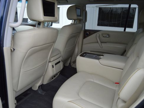 Used 2017 INFINITI QX80 2WD w/ Driver Assistance Package image 19