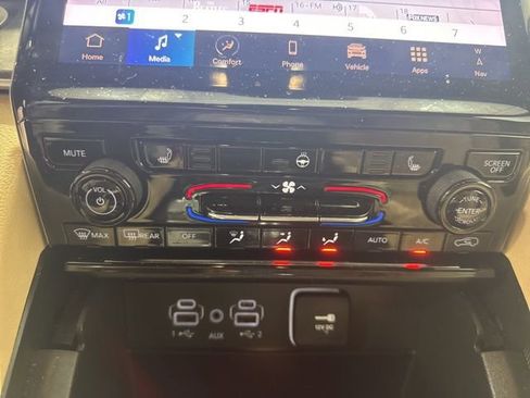 Used 2024 Jeep Grand Cherokee Limited image 14