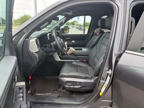 Used 2025 Toyota Sequoia SR5 w/ SR5 Premium Package AWD/4WD image 6