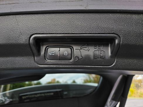 Certified 2022 Ford Explorer 4WD image 23