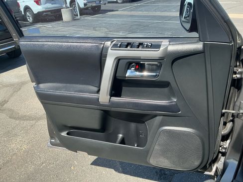 Used 2019 Toyota 4Runner SR5 AWD/4WD image 13