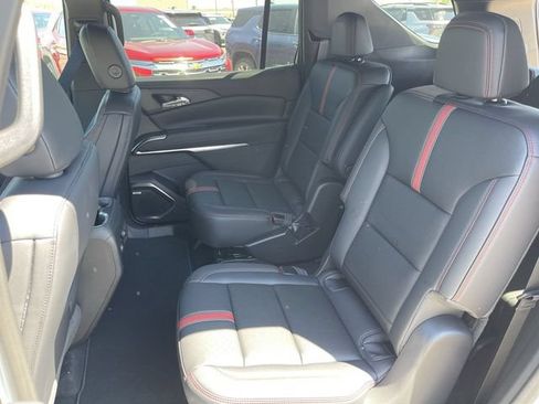 New 2026 Chevrolet Traverse RS w/ LPO, Floor Liner Package AWD/4WD image 23