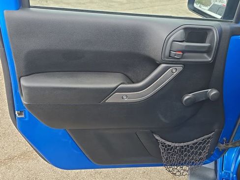 Used 2015 Jeep Wrangler Unlimited Sport image 24