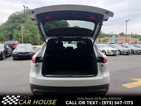 Used 2021 Porsche Cayenne AWD/4WD image 20