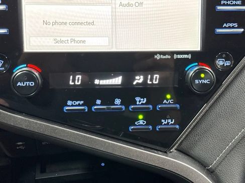 Used 2019 Toyota Camry Hybrid FWD image 20