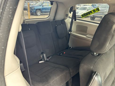 Used 2016 Dodge Grand Caravan SE image 15