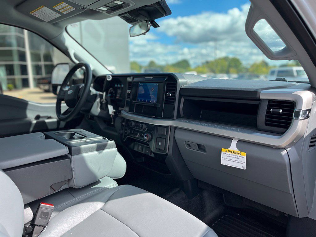 Used 2025 Ford F350 XL RWD image 11