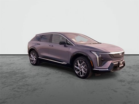 New 2026 Cadillac Optiq Luxury 1 image 2