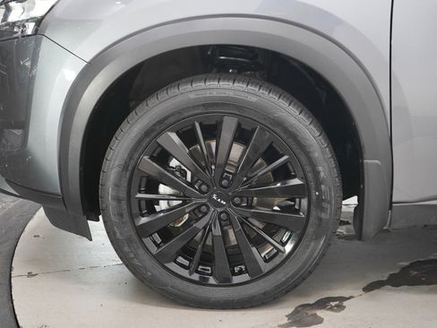 Used 2024 Nissan Pathfinder Platinum AWD/4WD image 31