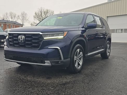 Used 2025 Honda Pilot EX-L image 3