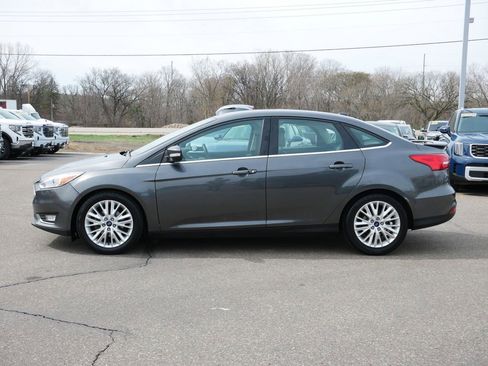 Used 2017 Ford Focus Titanium FWD image 6
