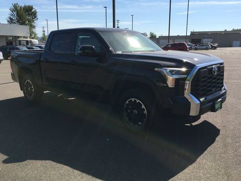 Used 2024 Toyota Tundra SR5 w/ TRD Off-Road Package AWD/4WD image 9