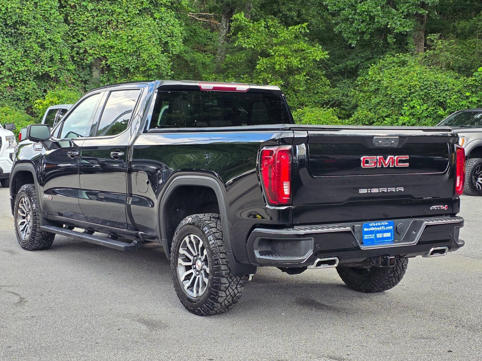 Used 2023 GMC Sierra 1500 AT4 AWD/4WD image 5