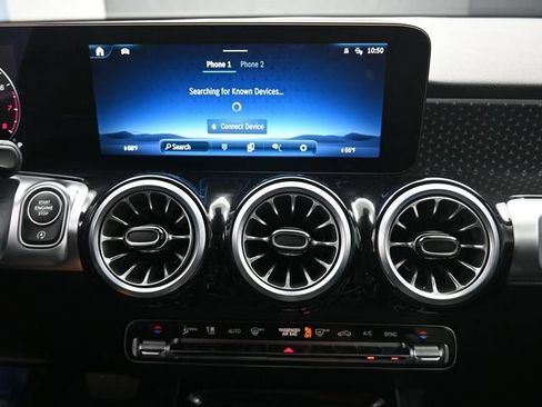 Used 2025 Mercedes-Benz GLB 250 image 11