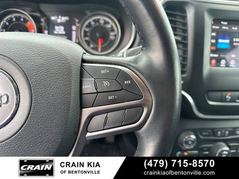 Used 2021 Jeep Cherokee Latitude Lux FWD image 23