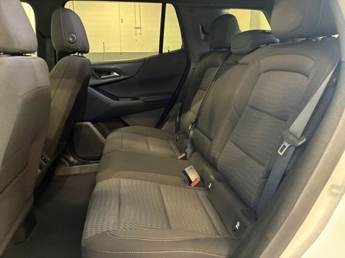 Used 2025 Chevrolet Equinox LT FWD image 37